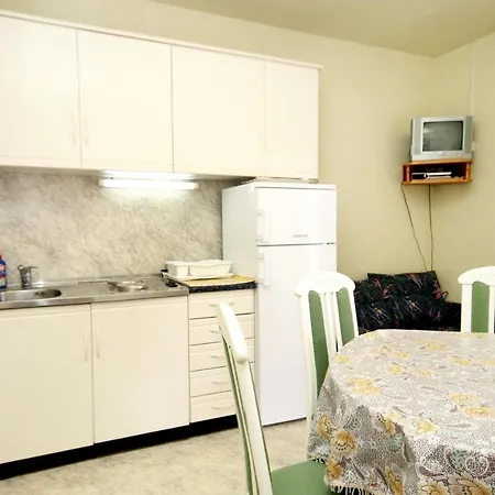 Apartman With A Parking Space Hvar - 624