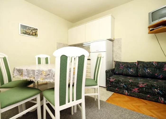 With A Parking Space Hvar - 624 Apartamento *