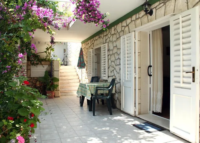 With A Parking Space Hvar - 624