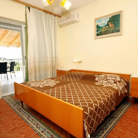 With A Parking Space Hvar - 624