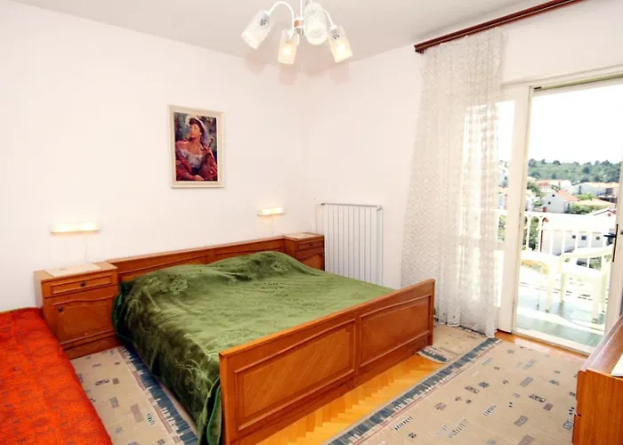 With A Parking Space Hvar - 624 Χβαρ