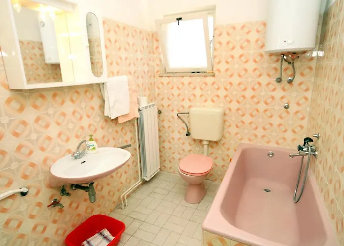 With A Parking Space Hvar - 624