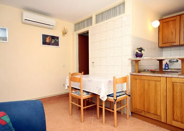 With A Parking Space Hvar - 624